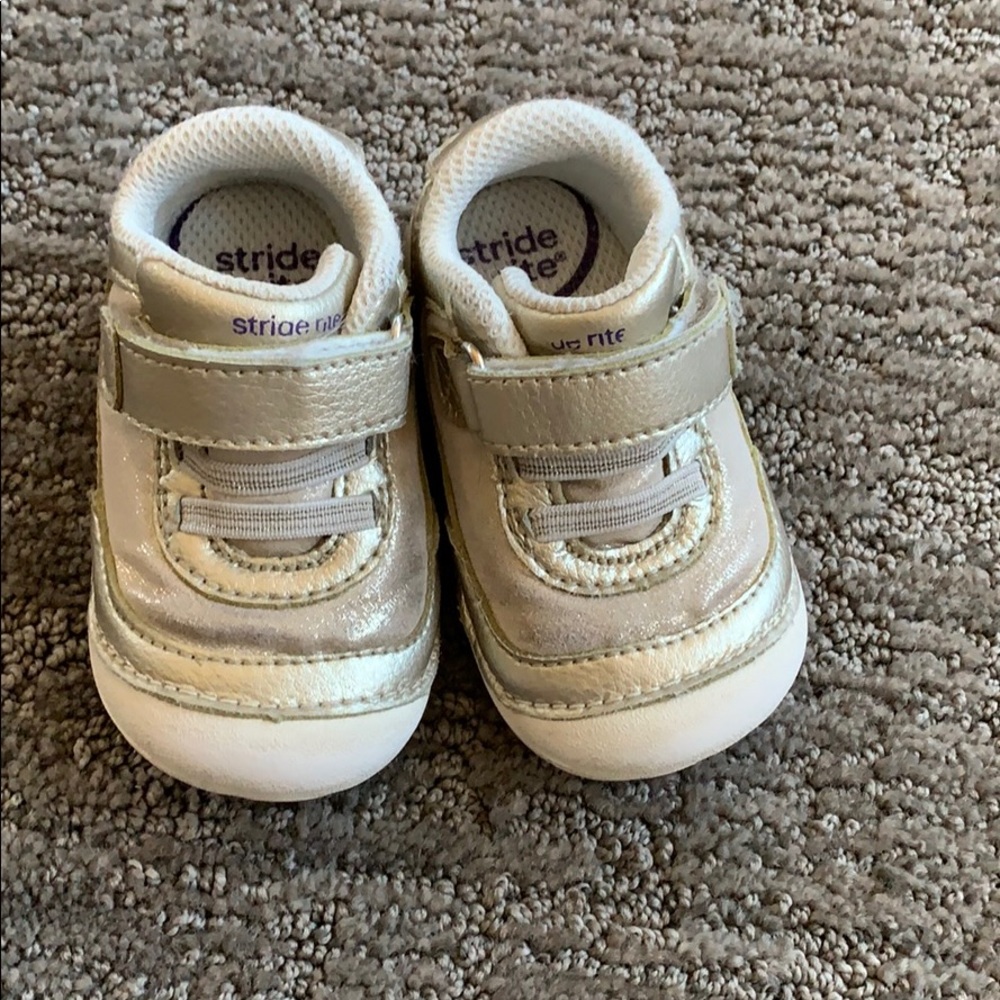 Stride Rite Soft Motion “Jazzy” sneaker | size 3.5